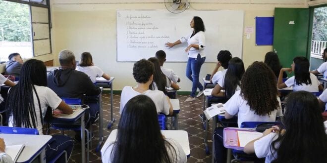 MG - Governo de Minas Gerais planeja volta às aulas, e educação pode entrar no Minas Consciente