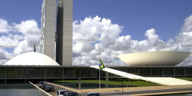 Líderes costuram acordo no Congresso para analisar veto sobre a desoneração da folha