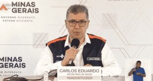 Secretário de Estado de Saúde, Carlos Eduardo Amaral, em coletiva na Cidade Administrativa