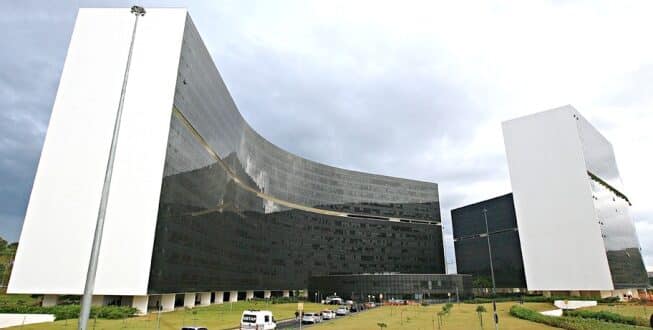 Governo de Minas tem vaga aberta com salário que passa de R$ 6 mil; saiba quem pode concorrer