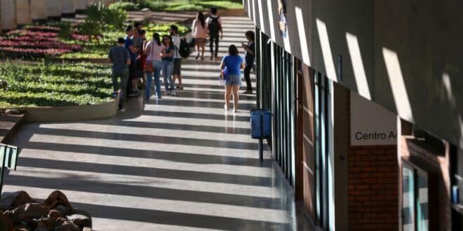 Inscrições para bolsas remanescentes do ProUni terminam quarta-feira