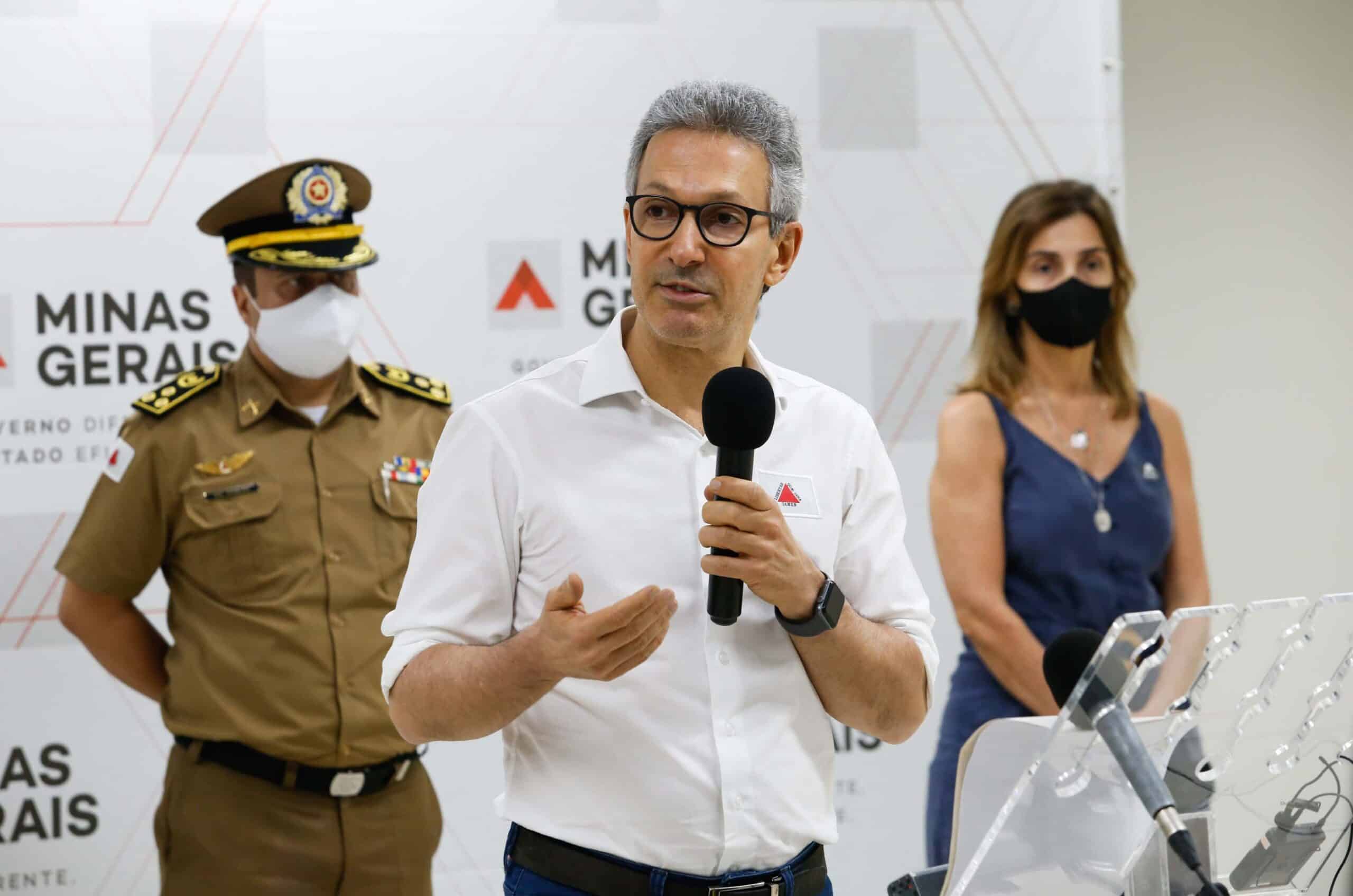 Montes Claros - Governador de Minas entrega respiradores e faz balanço de ações de infraestrutura e combate à seca em Montes Claros