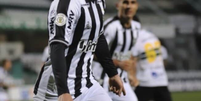 Brasileirão - Atlético Mineiro vence Coritiba por 1 a 0 e está de volta ao G-4