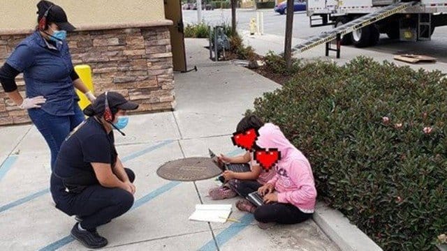 Vaquinha ajuda irmãs flagradas estudando na calçada e usando Wi-Fi de restaurante