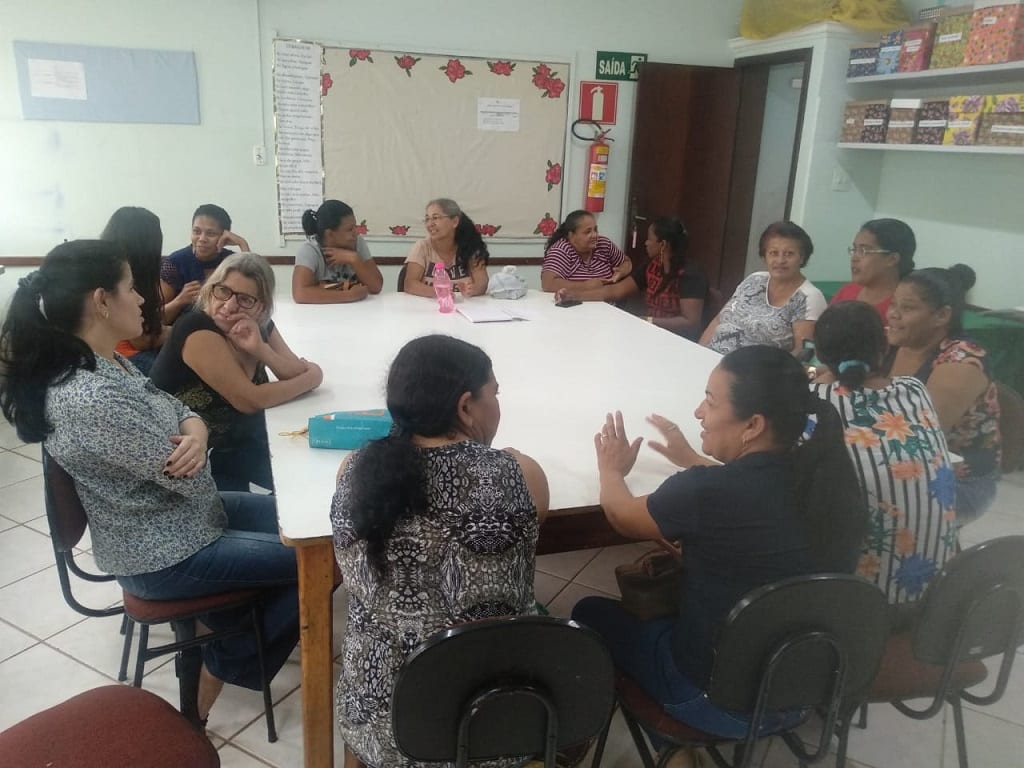 Montes Claros - Sebrae Minas e Fundação Fé e Alegria apoiam mulheres na confecção de peças íntimas