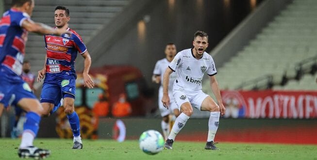 Brasileirão - Com desfalques, mas com um a mais, Galo perde no Castelão