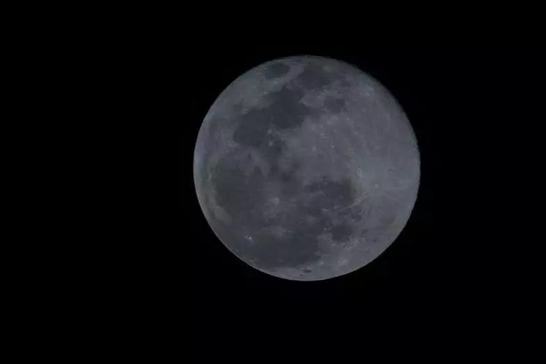 A lua azul observada em Brasília em 2018