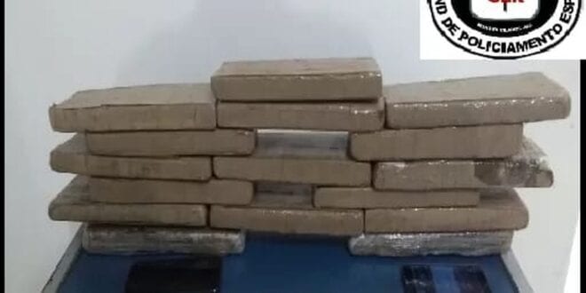 Montes Claros - Dois homens são presos com 16 kg de maconha em Montes Claros