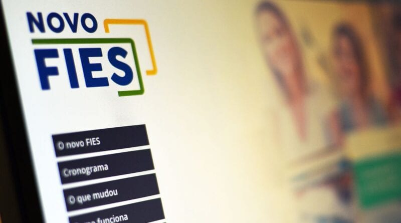 Estudantes terão mais tempo para renovar contrato do Fies