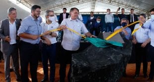 MG - Romeu Zema e Jair Bolsonaro dão início à obra de pavimentação da BR-367, no Vale do Jequitinhonha