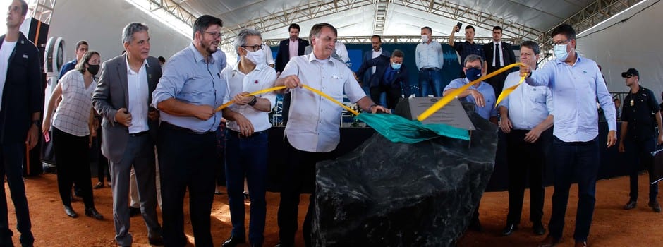 MG - Romeu Zema e Jair Bolsonaro dão início à obra de pavimentação da BR-367, no Vale do Jequitinhonha