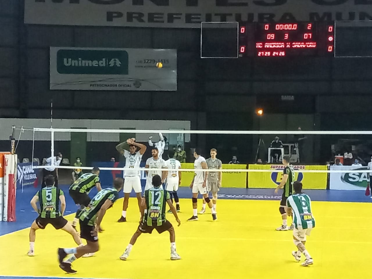 No clássico contra o Cruzeiro, Montes Claros América Vôlei é superado na Superliga
