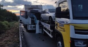 Norte de Minas - Acidente entre carreta e caminhão-guincho em Francisco Sá deixa motorista preso às ferragens