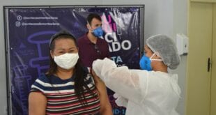 Montes Claros - Prefeitura começa a imunizar os profissionais da Santa Casa