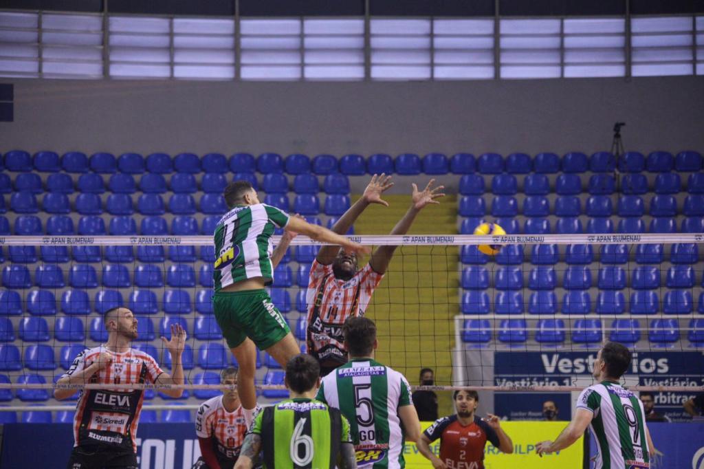 Em partida decidida no tie-break, Montes Claros América Vôlei é superado pelo Blumenau na Superliga
