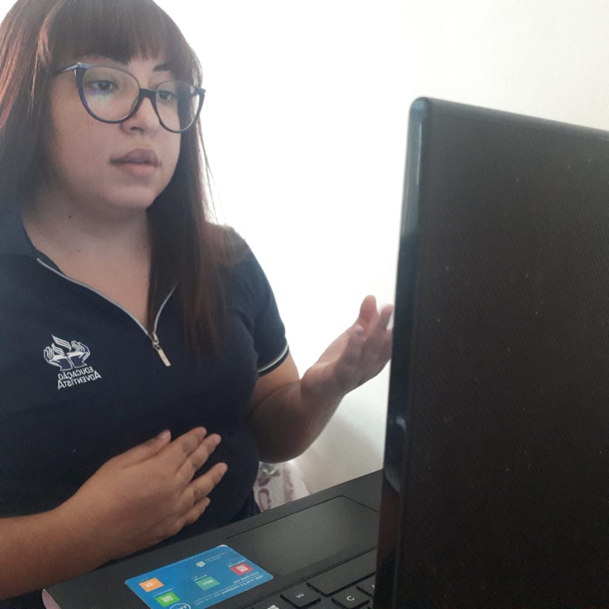 Ana Paula Nunes Novais: O objetivo é expor os nossos alunos ao segundo idioma para que ele o obtenha da mesma maneira natural como adquiriu o seu idioma materno. 