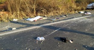 Norte de Minas - Acidente entre carro e ônibus deixa 4 mortos na zona rural de Francisco Sá
