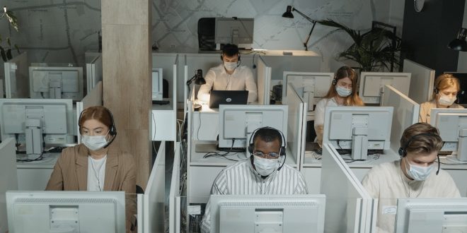 Atendimento humano ou atendimento robotizado