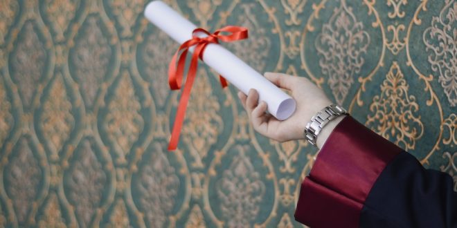 5 Razões para Investir no Ensino Superior: Benefícios Além do Diploma