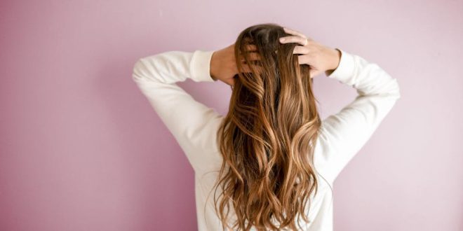 O que destrói a queratina do cabelo?