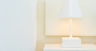 Mesa de cabeceira ou criado mudo? Qual a melhor opção para o seu quarto?