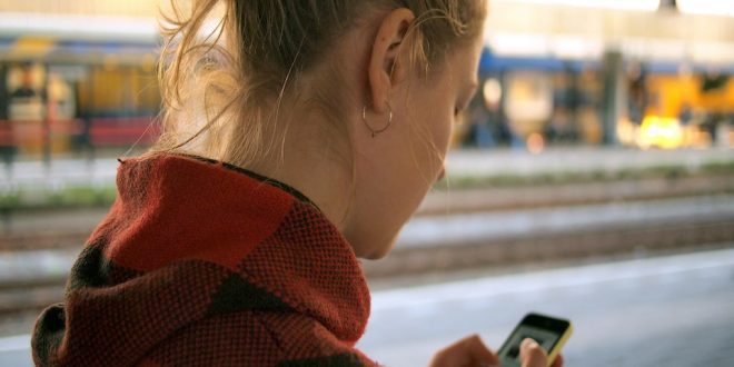 Comparação entre tablet e celular: Qual é o melhor para suas necessidades em 2024?