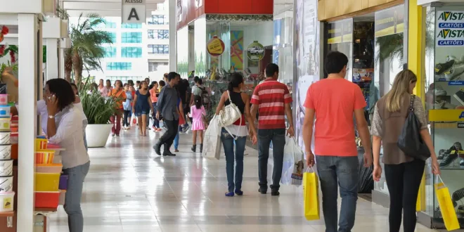 Vendas do Dia das Mães devem movimentar R$ 14,37 bilhões em 2025