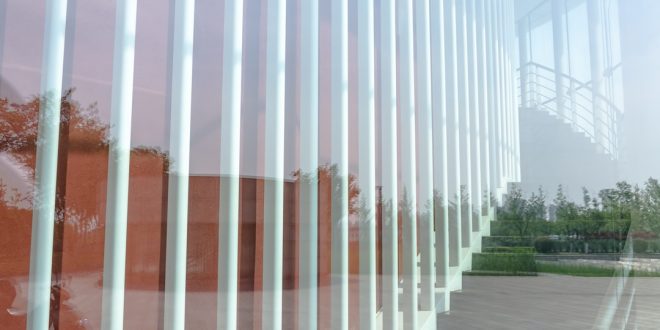 Muro de Vidro: A Solução Ideal para Projetos com Estilo e Transparência