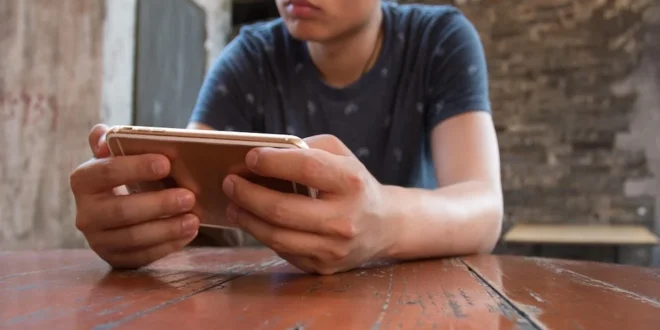 Conta de Free Fire Gemada Grátis Veja Como Jogar com Skins e Diamantes Sem Gastar Nada