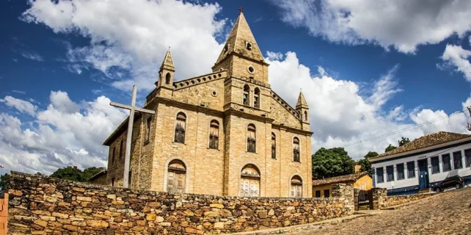 Sesc Montes Claros leva oficinas e festejos culturais a Grão Mogol com o projeto Raízes Mineiras