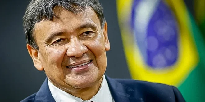 Montes Claros - AMAMS reivindica regularização de repasses federais para Assistência Social durante visita do ministro Wellington Dias a Montes Claros