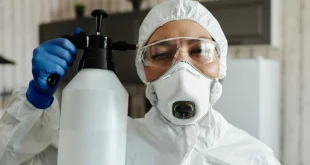 Usar soda cáustica para desentupir riscos e cuidados
