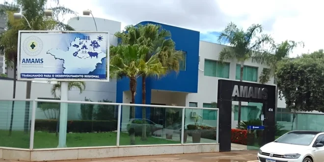 AMAMS discute ampliação do Programa Escola das Adolescências em Montes Claros