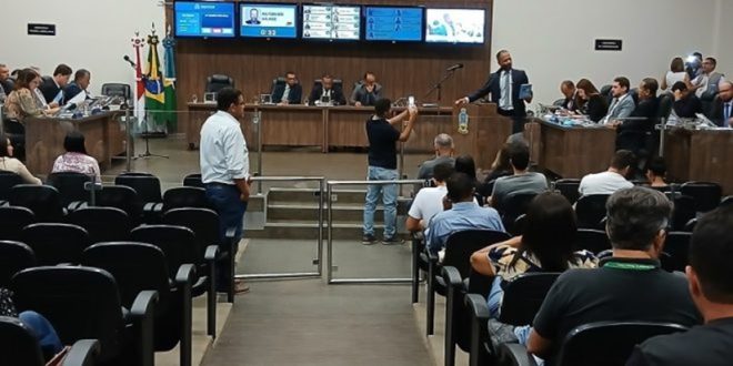 Câmara Municipal de Montes Claros aprova 13 requerimentos e dois anteprojetos de lei no dia de hoje 10/03/2026