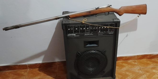 Polícia Militar prende homem por perturbação do sossego e posse ilegal de arma em Cristália, Norte de Minas