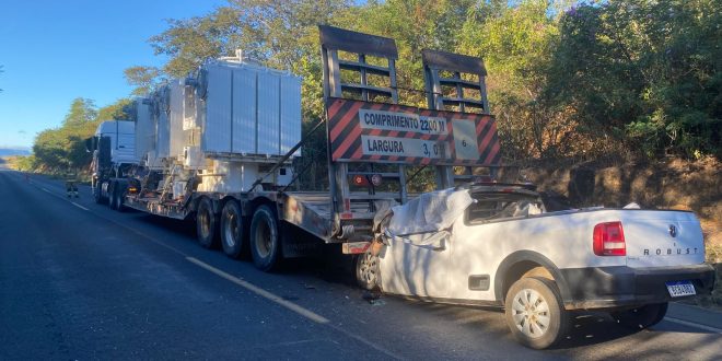 Colisão entre carreta e Saveiro na MGC‑401 deixa idoso morto em Jaíba, Norte de Minas