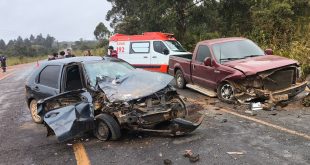 Colisão entre três veículos deixa quatro feridos na LMG-602 em Taiobeiras