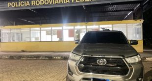 PRF prende dois homens com caminhonete clonada e roubada na cidade