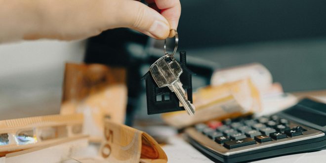 Cálculo de economia ao sair da imobiliária com sistemas para controle de aluguel automatizado
