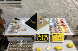 Polícia Militar apreende drogas e prende jovem de 23 anos em operação no bairro Vera Cruz, em Montes Claros