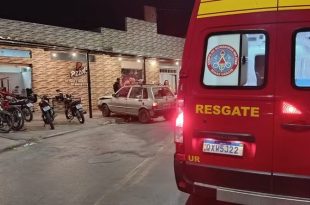 Carro invade pizzaria e deixa um morto e cinco feridos em Montes Claros