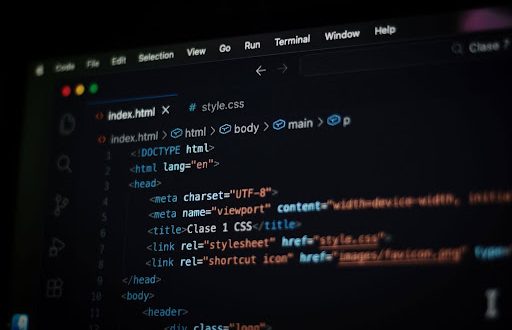 Especialistas explicam quais fatores indicam que um projeto digital precisa de mais desempenho, segurança e autonomia para continuar crescendo